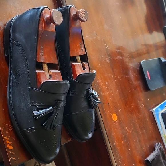 Like New Italian Florsheim Imperial Lambskin Leather Tassel Loafers - Picture 2 of 4